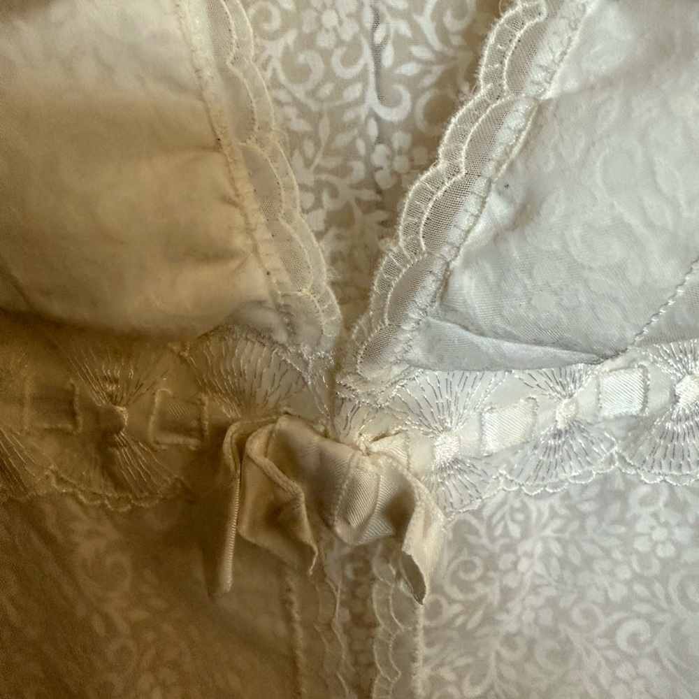 Vintage sleep intimates Coverup Gown Robe Ruffled Jacket - Picture 7 of 10